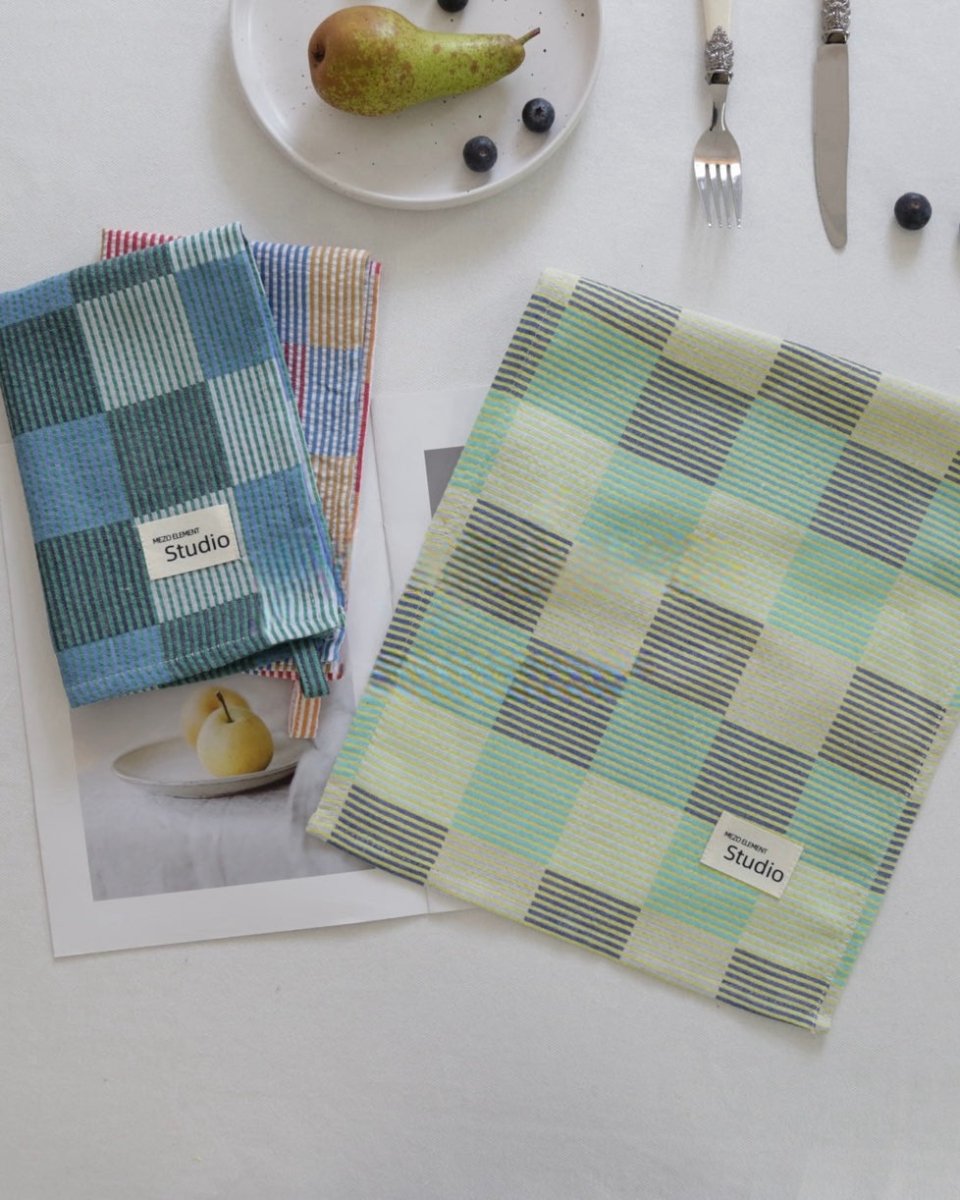 Pastel Checker Placemat for Dopamine Table Setting-2